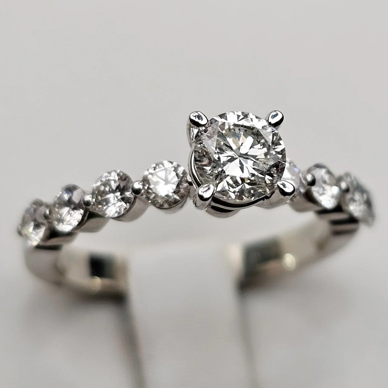 Кольцо Deimantas 112062370 17,5р 3,47гр 1,18ct. купить,NaN