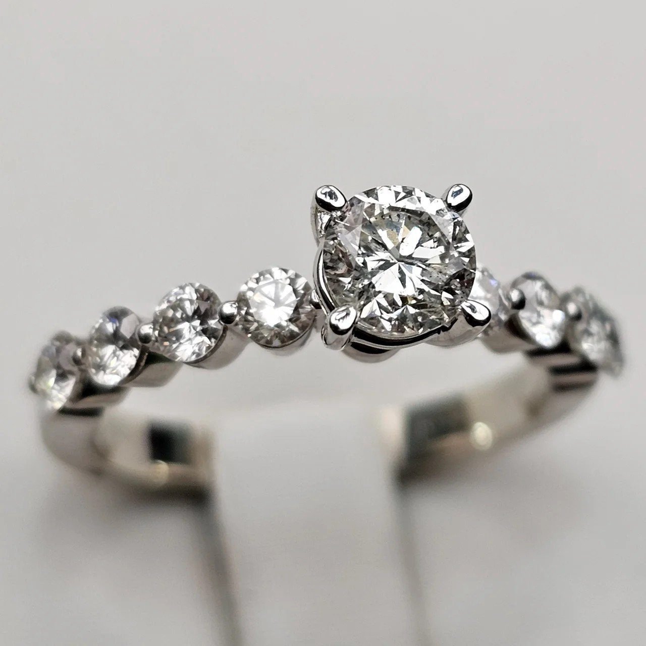 Кольцо Deimantas 112062370 17,5р 3,47гр 1,18ct. купить,NaN