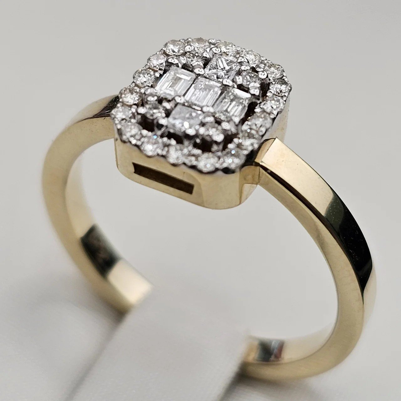 Кольцо Deimantas 112062082 17р 3,9гр 0,27ct. купить,NaN