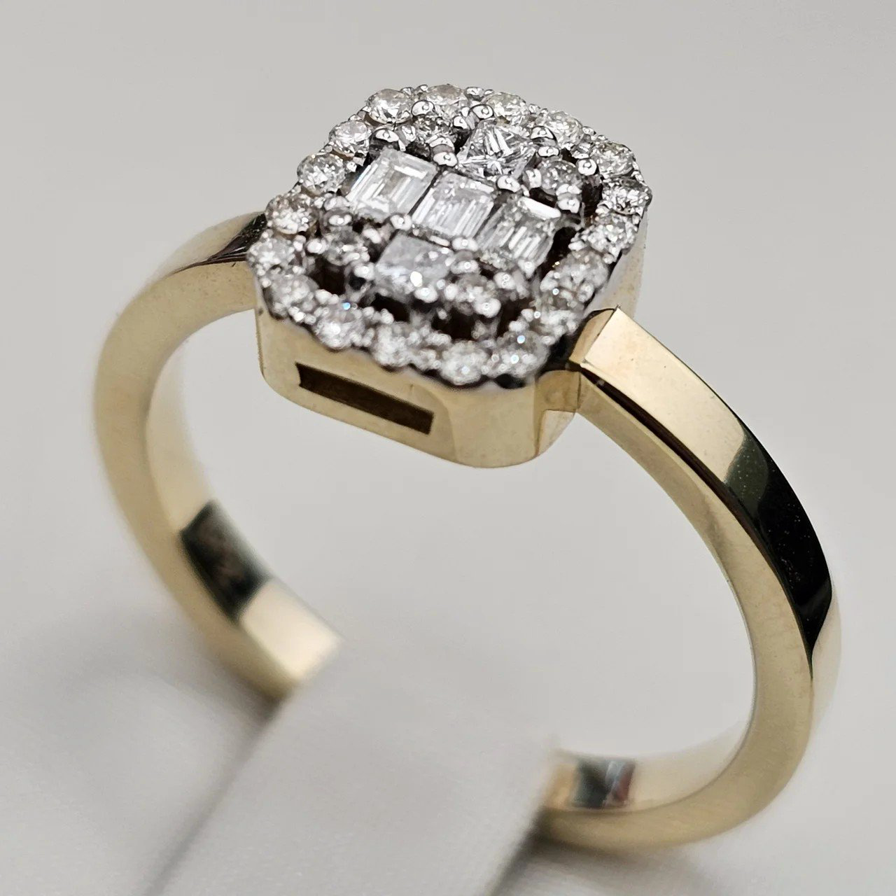 Кольцо Deimantas 112062082 17р 3,9гр 0,27ct. купить,NaN