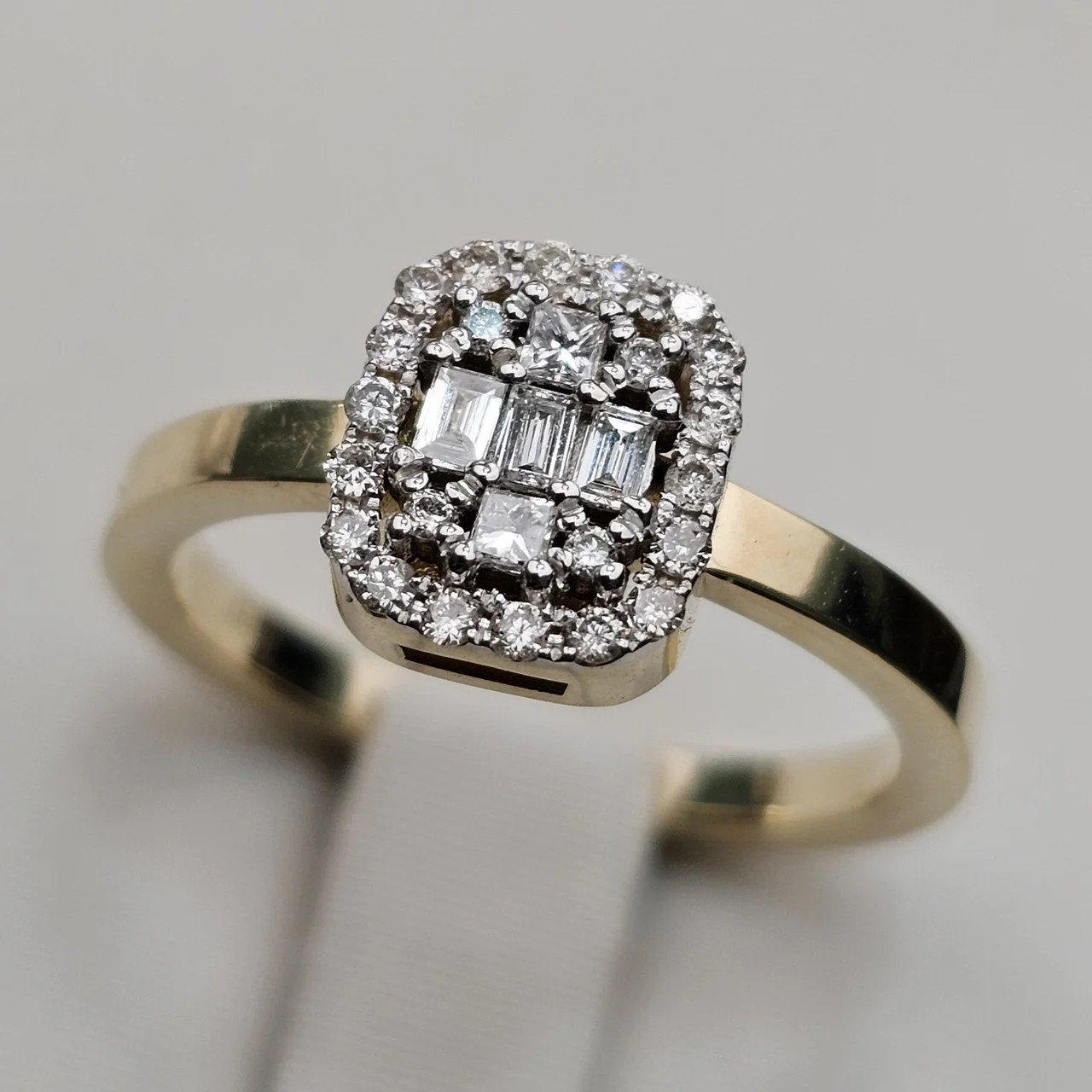 Кольцо Deimantas 112062082 17р 3,9гр 0,27ct. купить,NaN