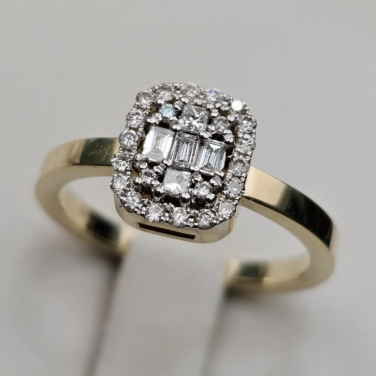 Кольцо Deimantas 112062082 17р 3,9гр 0,27ct. купить,NaN