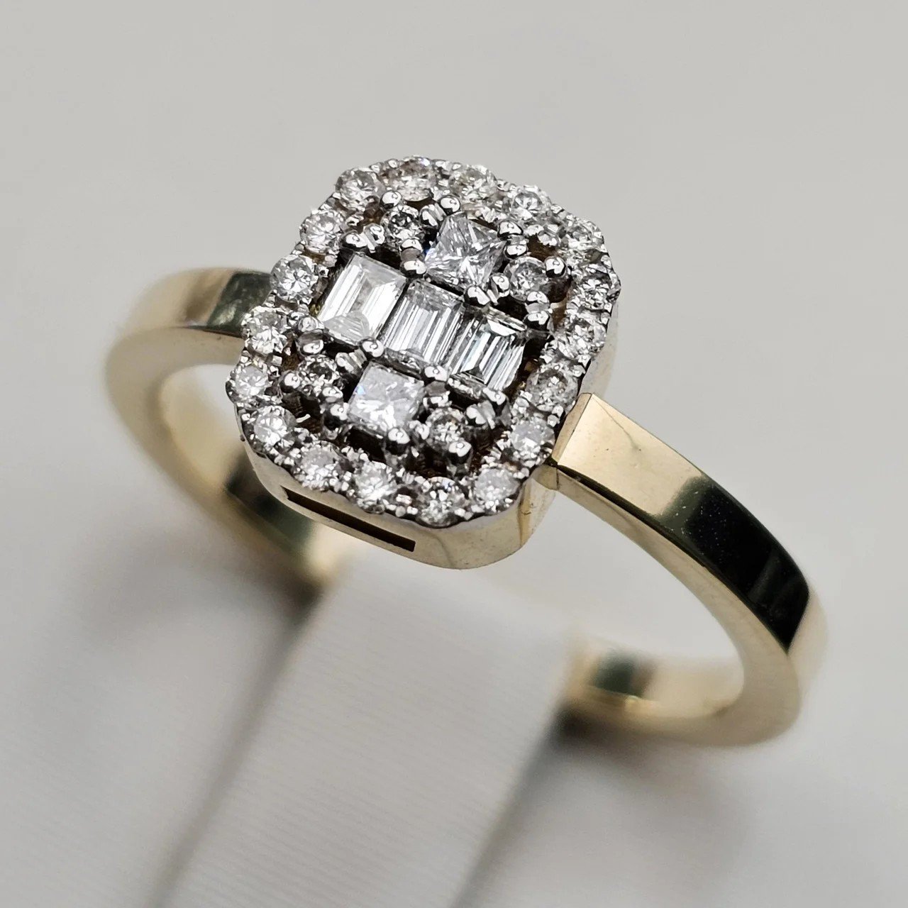Кольцо Deimantas 112062082 17р 3,9гр 0,27ct. купить,NaN
