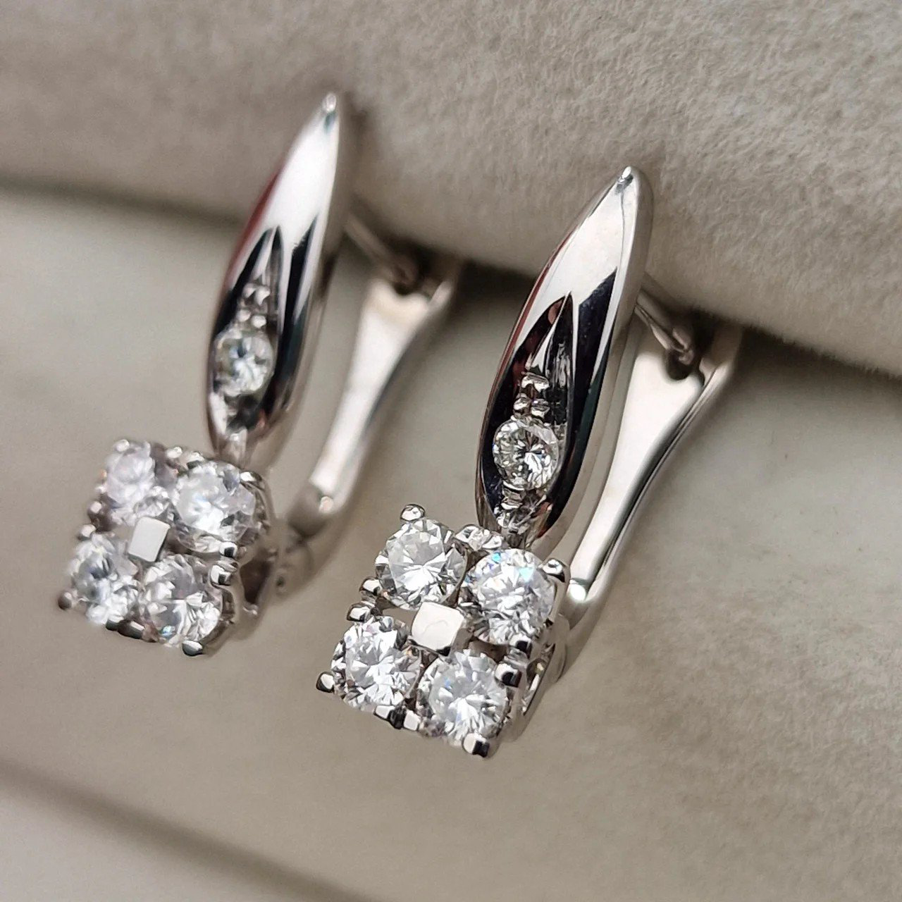 Серьги Deimantas 112067720 3,27гр 0,69ct. купить,NaN