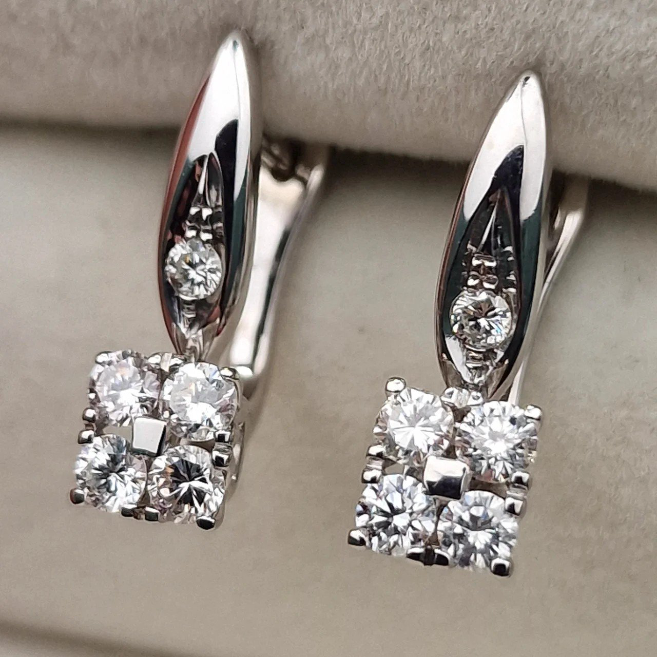 Серьги Deimantas 112067720 3,27гр 0,69ct. купить,NaN