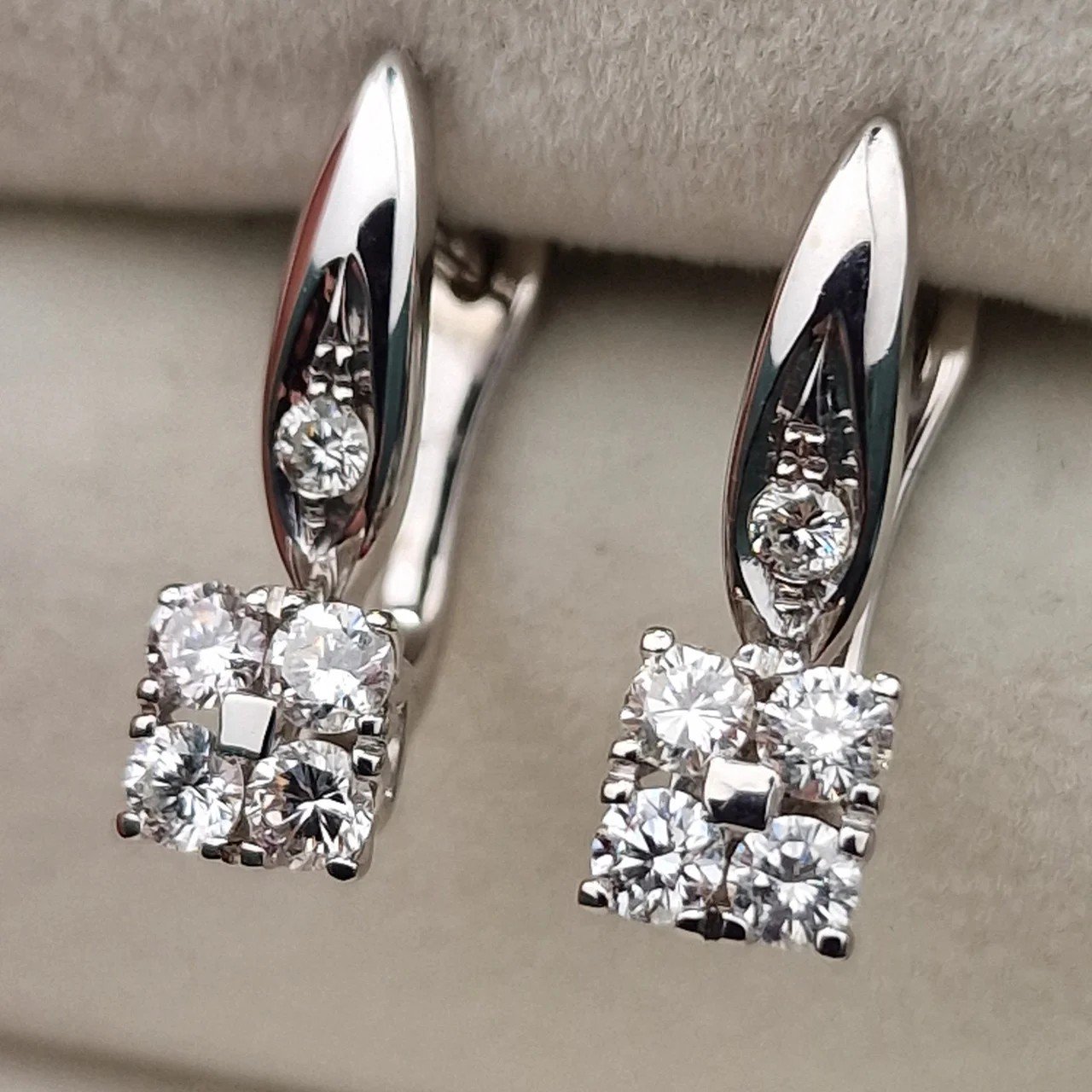 Серьги Deimantas 112067720 3,27гр 0,69ct. купить,NaN
