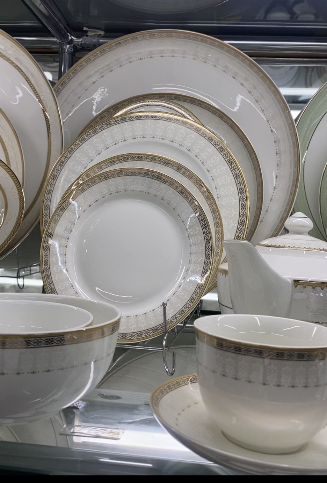 Сервиз на 12 персон Porcelain Золотая отводка узоры, предметов: 105, чайно-столовый, фарфор купить,0