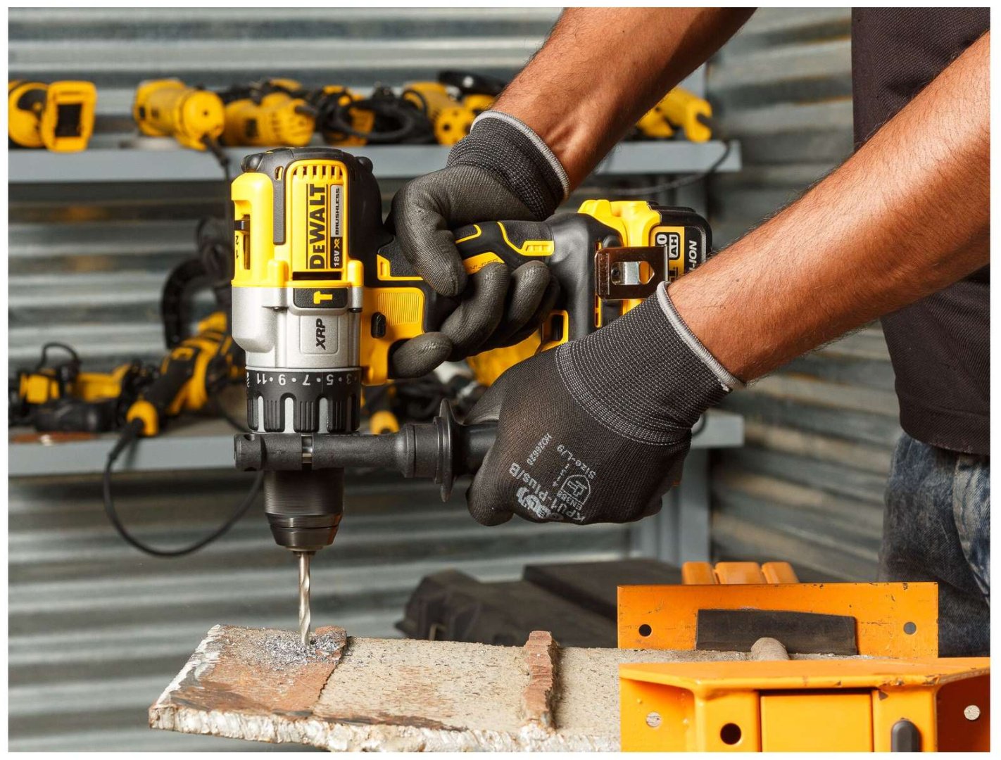DeWALT дрель-шуруповерт DCD996NT-XJ 18 В купить,0