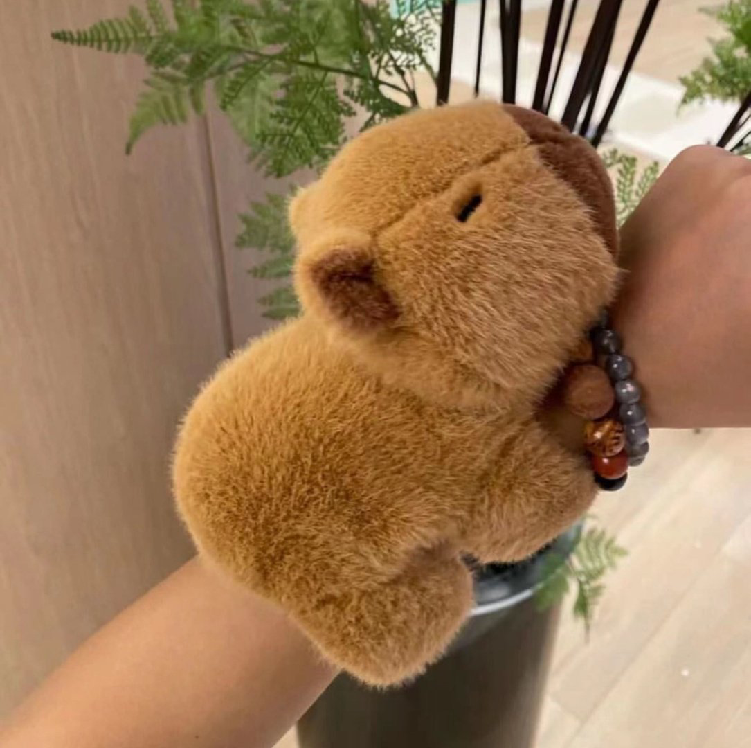 Мягкая игрушка браслет Капибара, высота 15 см, коричневый