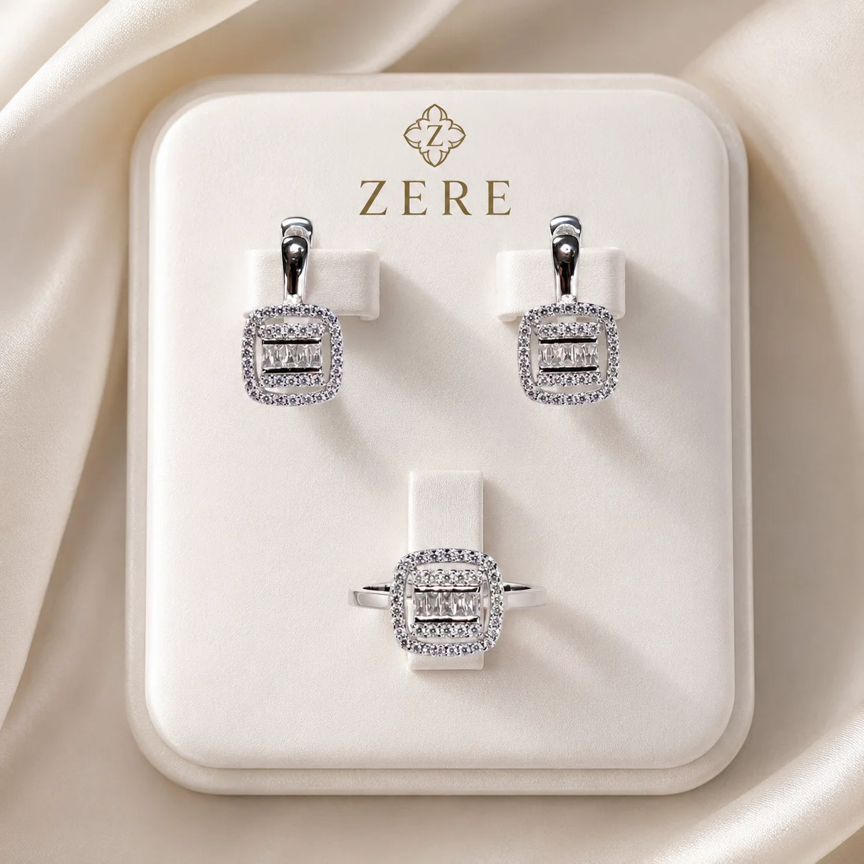 Комплект украшений Zere ZR070702 серебро 9.2гр 18р купить,60500