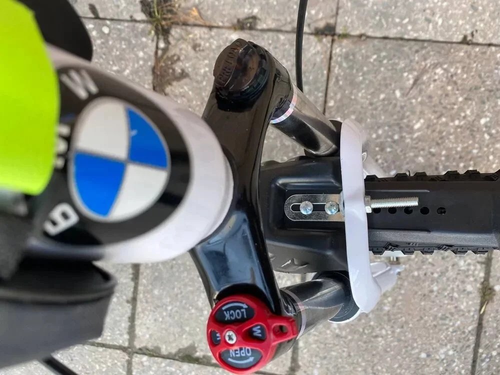 Велосипед Велосипед взрослый спортивный BMW 555, д. 26,р. 17, белый 2024 17 дюймов белый купить,0