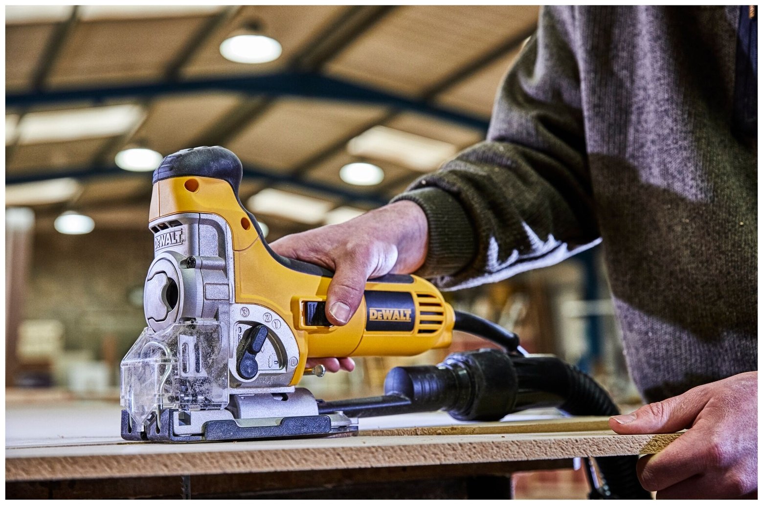 Электролобзик DeWALT DW333K купить,0