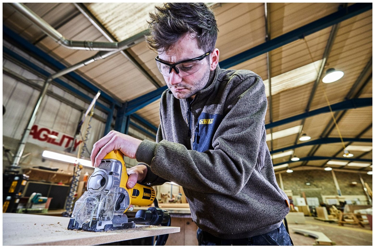 Электролобзик DeWALT DW333K купить,NaN