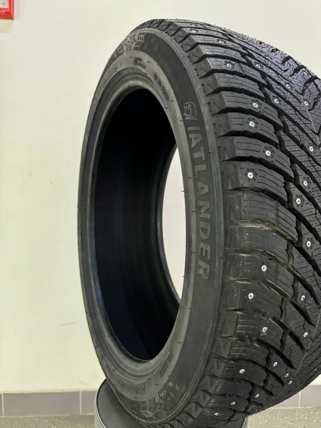 Atlander LanderStuds ATL78 235/55 R18 104 T с шипами купить,NaN