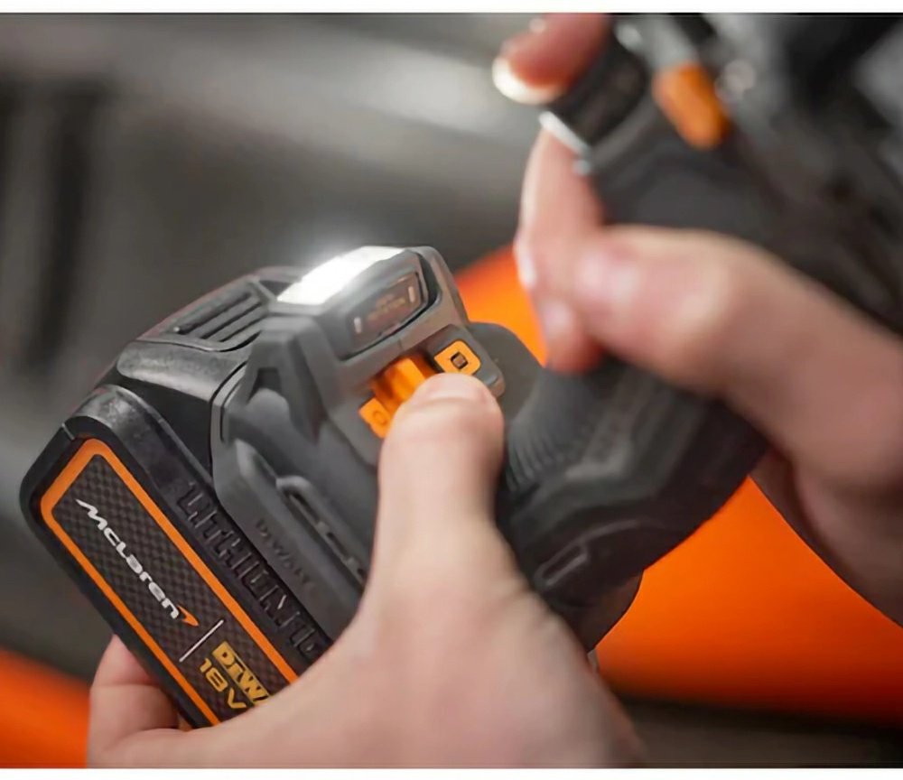 DeWALT McLaren дрель-шуруповерт DCD85MM1T-QW купить,0