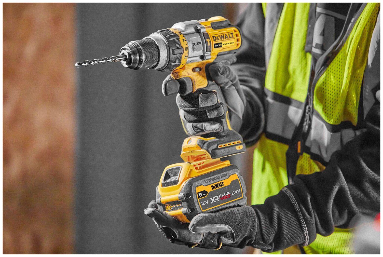 DeWALT дрель-шуруповерт DCD999T1 купить,NaN