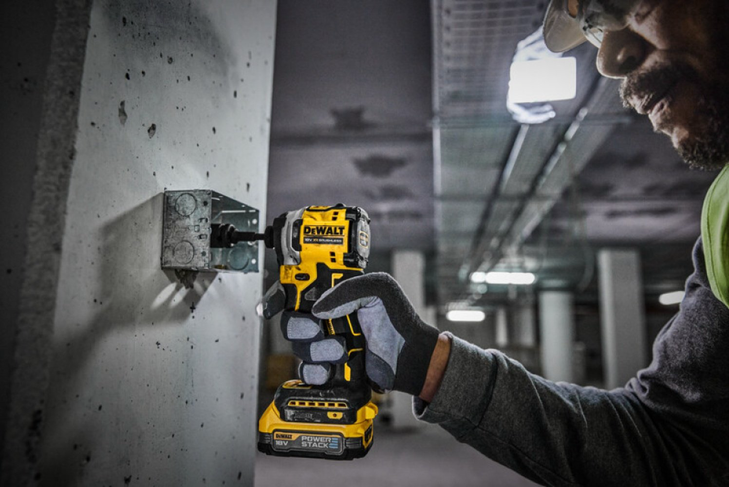 DeWALT шуруповерт DCF850E2T-QW 18 В купить,NaN