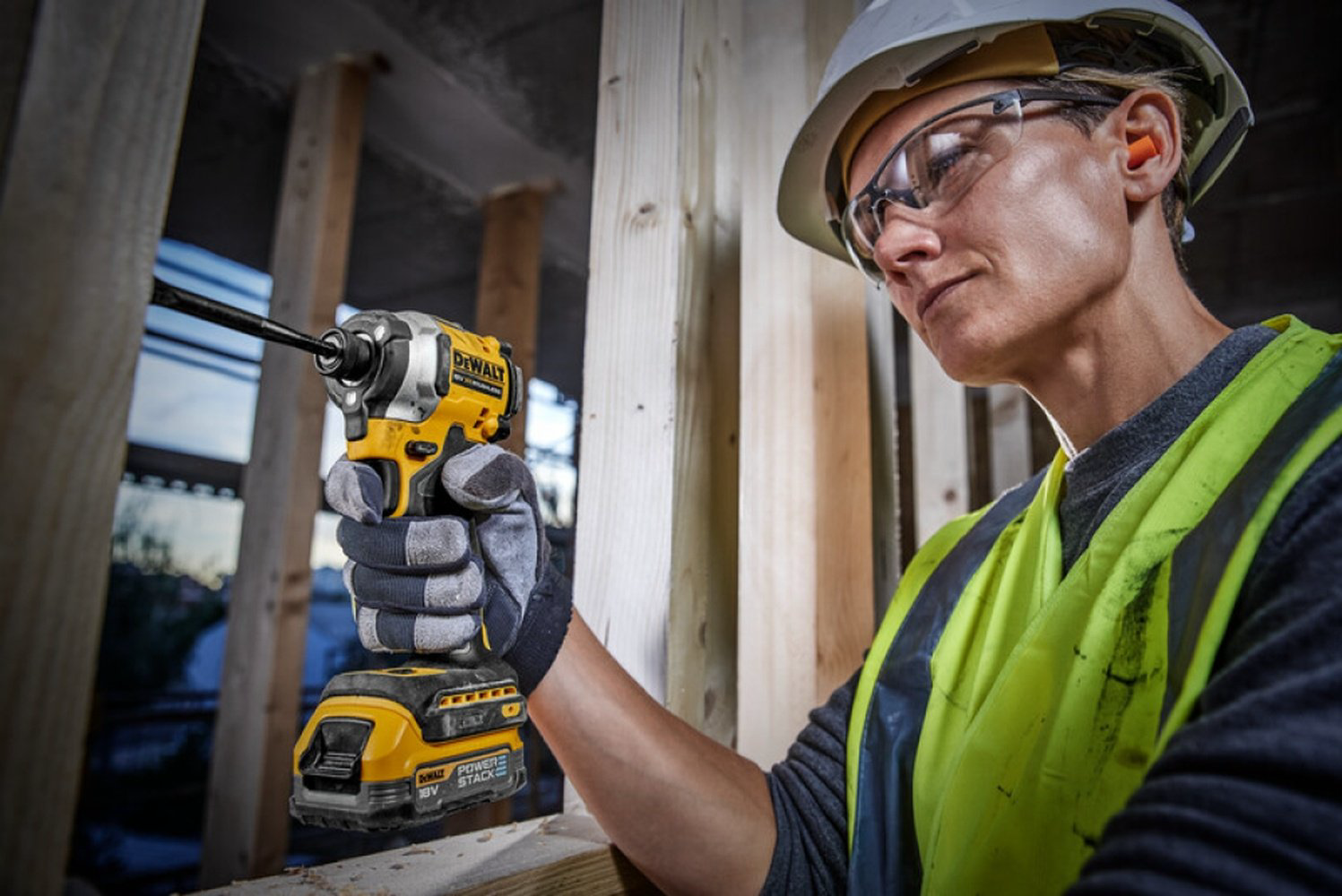 DeWALT шуруповерт DCF850E2T-QW 18 В купить,NaN