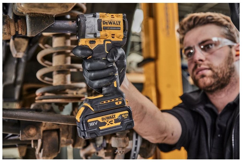 DeWALT гайковерт DCF921P2T(кейс, зарядное устройство, два аккумулятора) 18 В купить,0