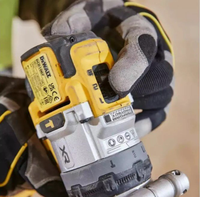DeWALT дрель-шуруповерт DCD1007WW1T 18 В купить,326050