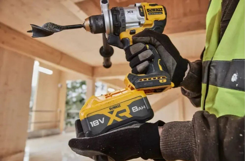 DeWALT дрель-шуруповерт DCD1007WW1T 18 В купить,326050