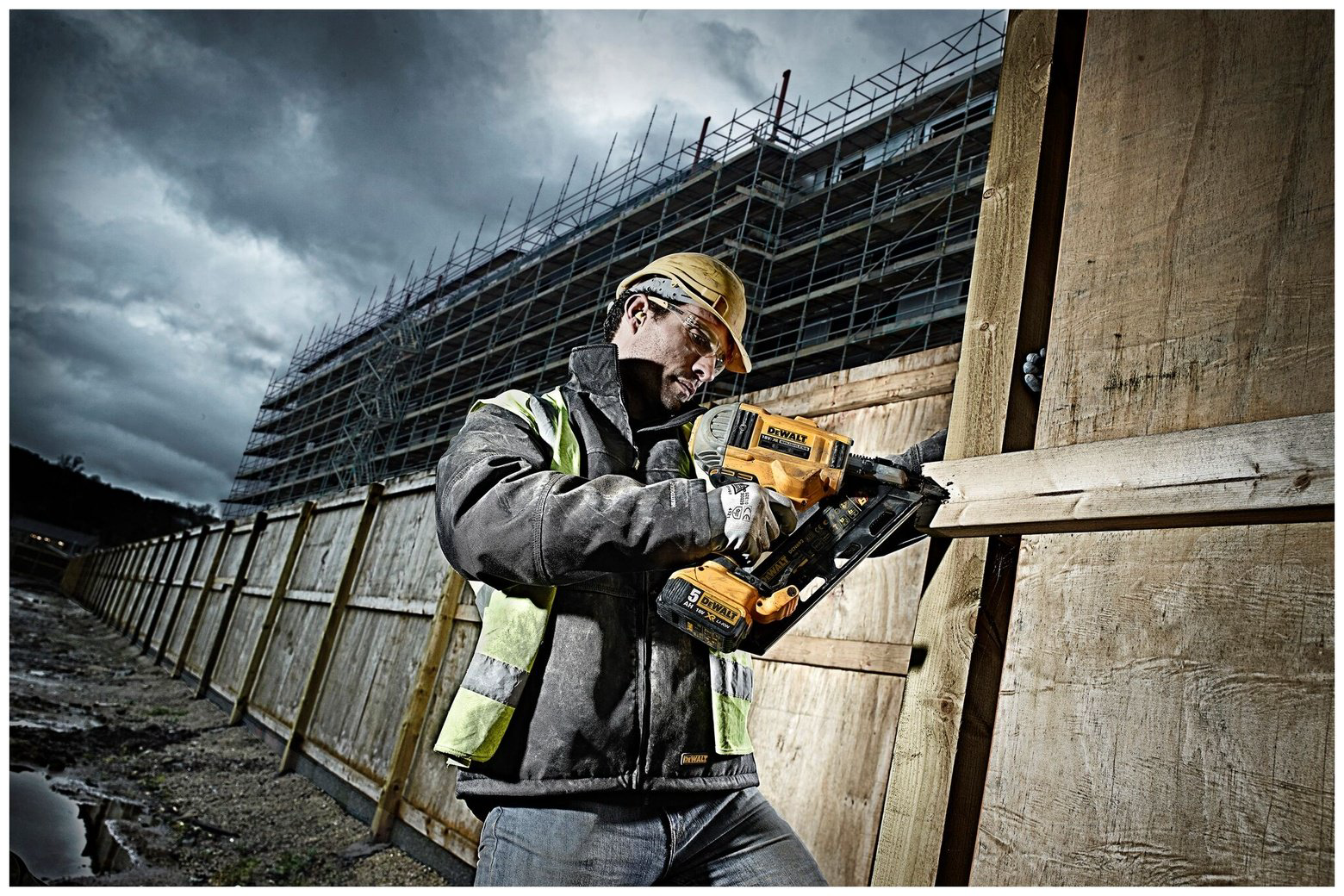Гвоздезабивной пистолет DeWALT аккумуляторный DCN692P2-QW - ForteMarket Гвоздезабивной пистолет DeWALT аккумуляторный DCN692P2-QW купить,487180