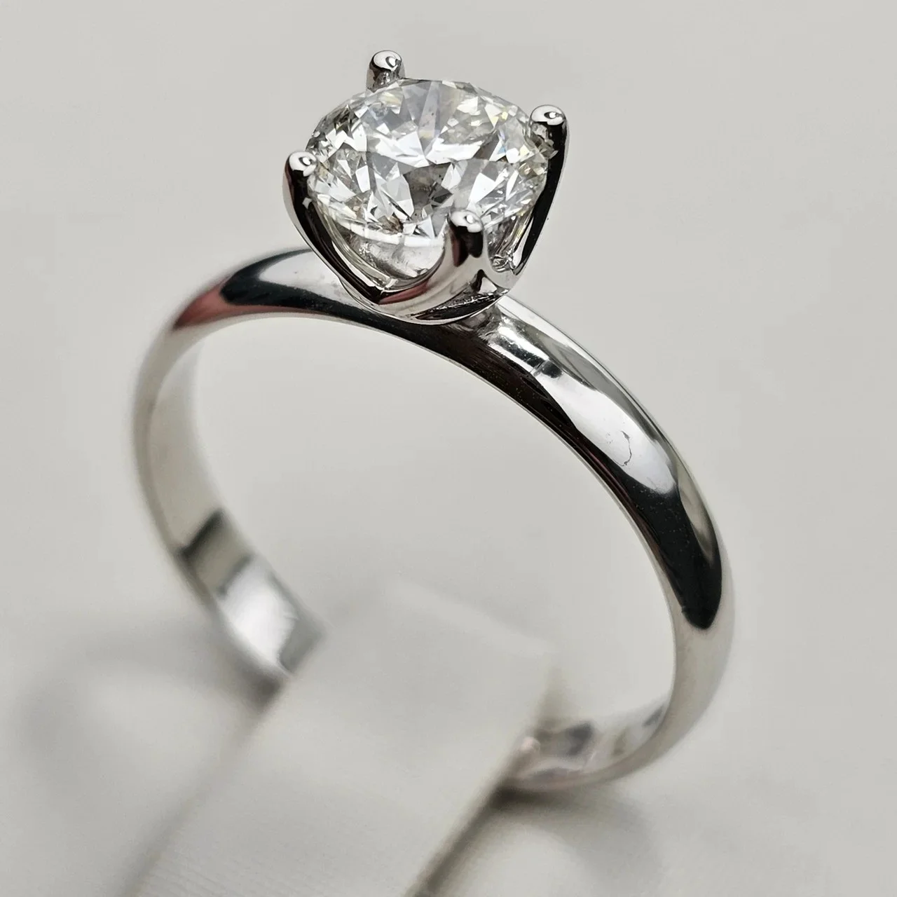 Кольцо Deimantas 112615915 17р 1,0ct. купить,NaN