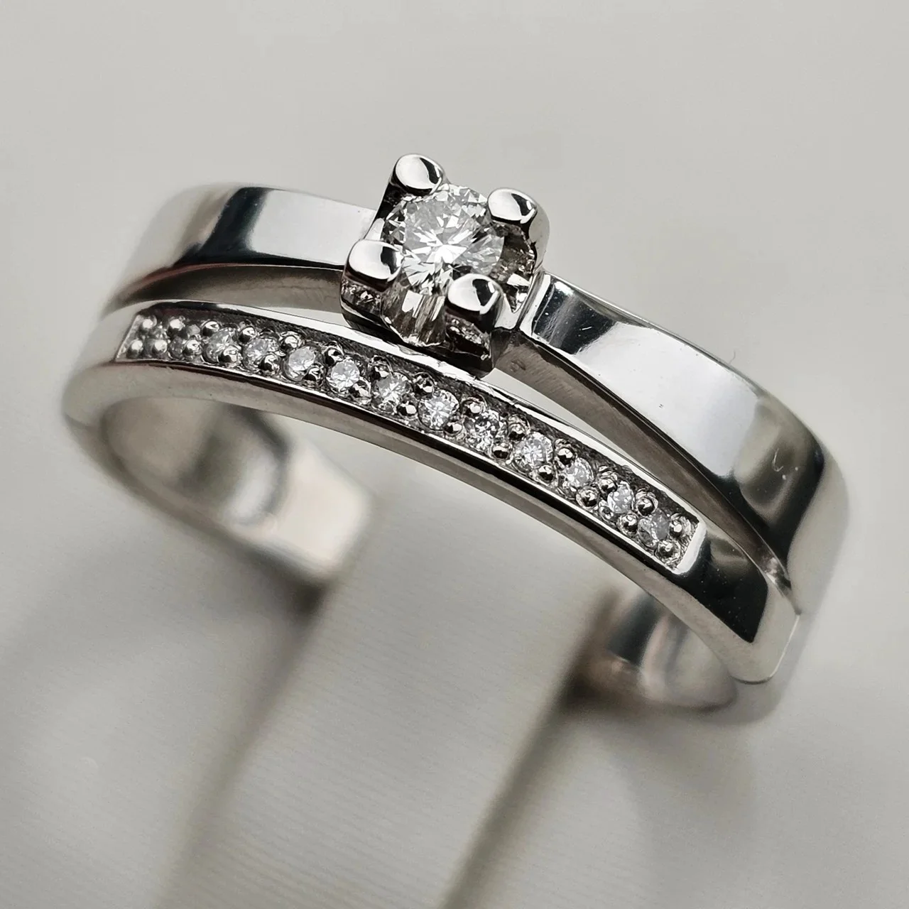Кольцо Deimantas 112615905 18р 3,83гр 0,149ct. купить,NaN