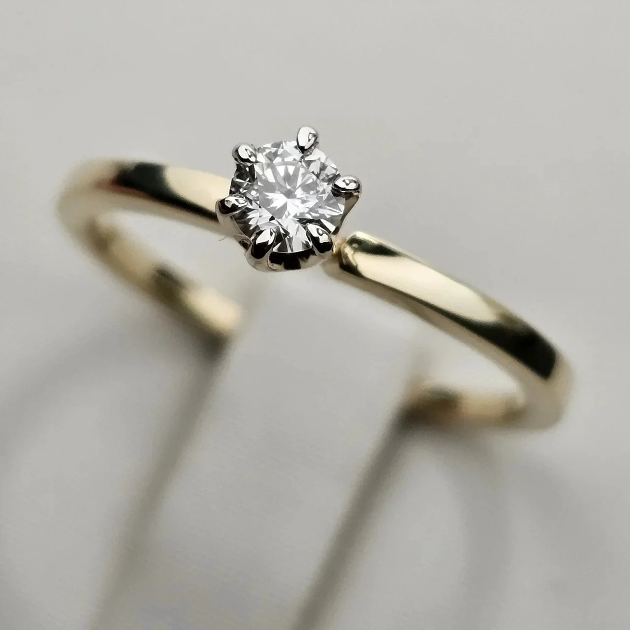 Кольцо Deimantas 112615880 17,5р 1,99гр 0,195ct. купить,NaN