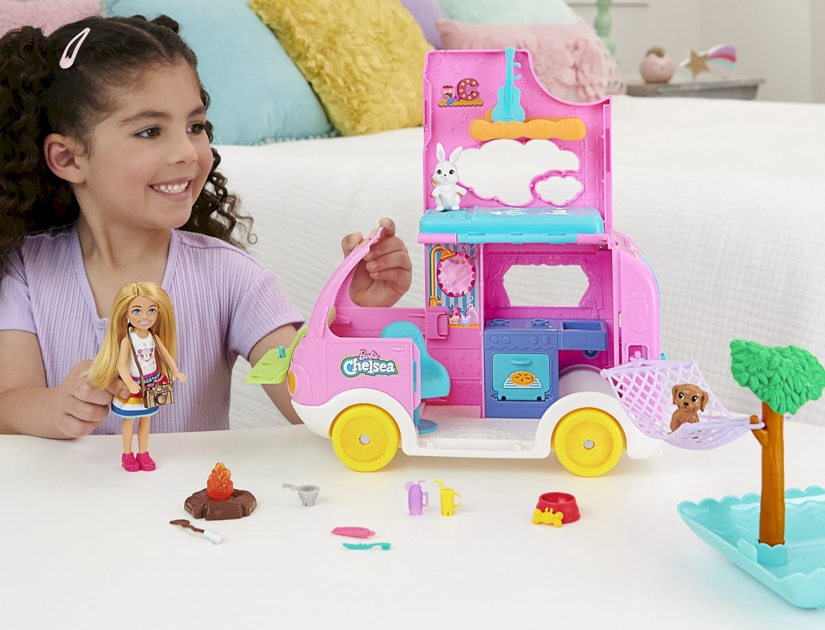 Набор Family.&nbsp;Игровой набор Кэмпер Челси Barbie HNH900 купить,NaN