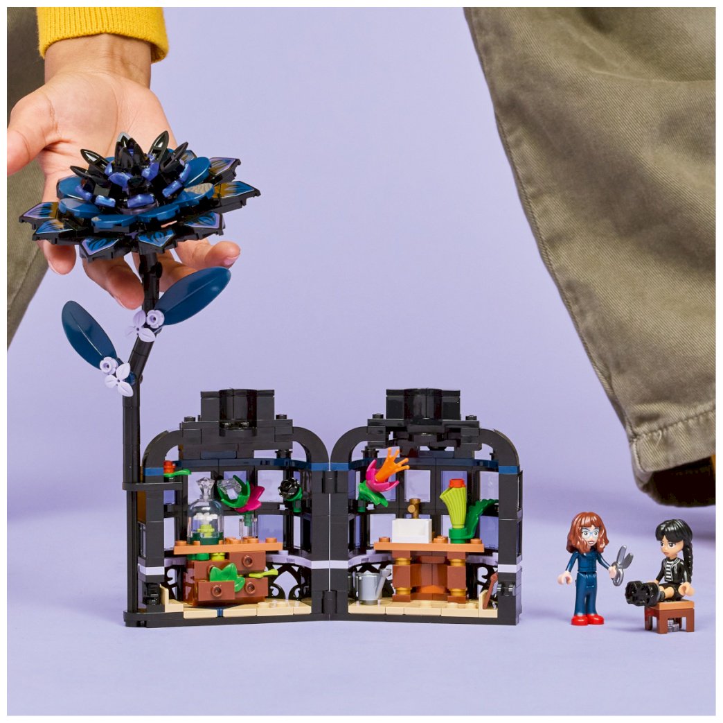 Конструктор LEGO Черная георгина Wednesday, деталей 358 шт купить,NaN