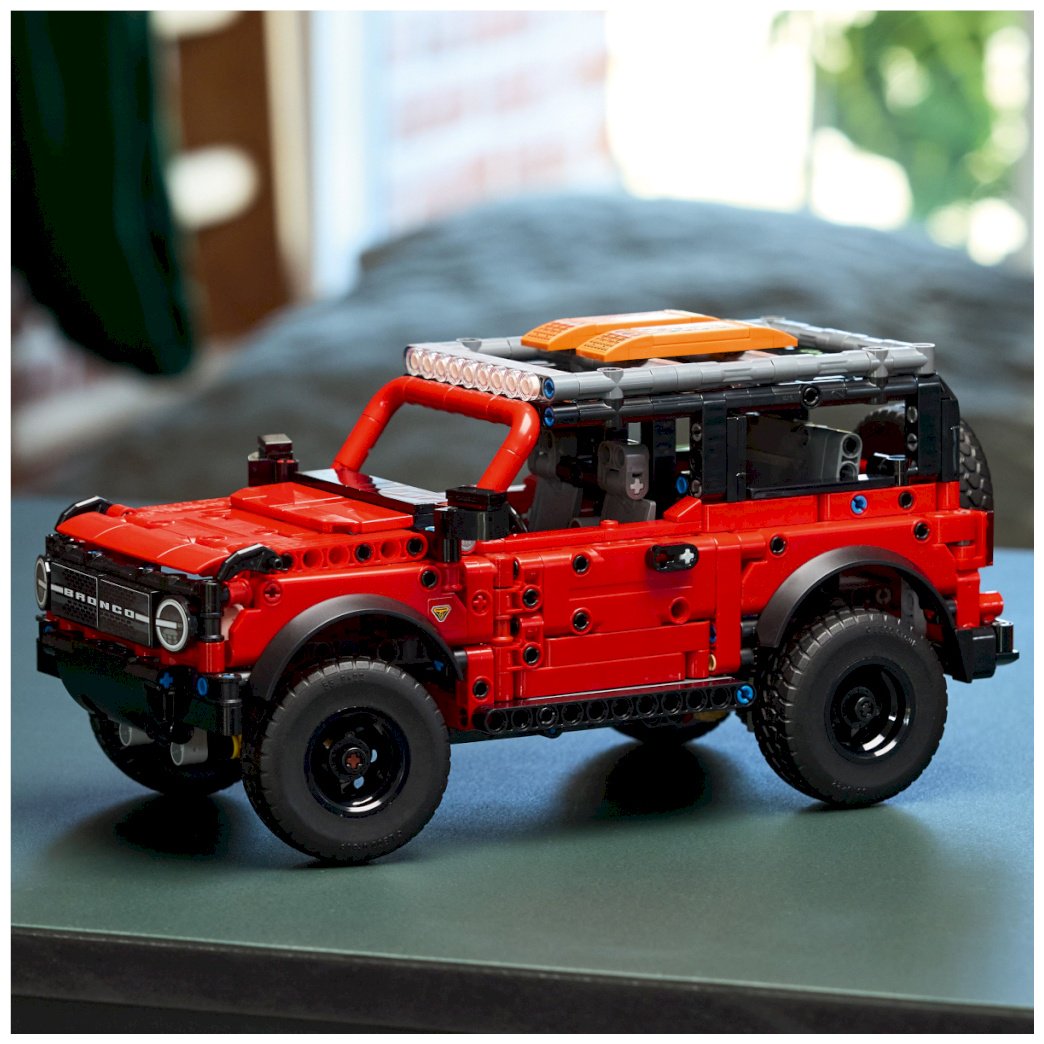 Конструктор LEGO Внедорожник Ford Bronco Technic, деталей 943 шт купить,NaN