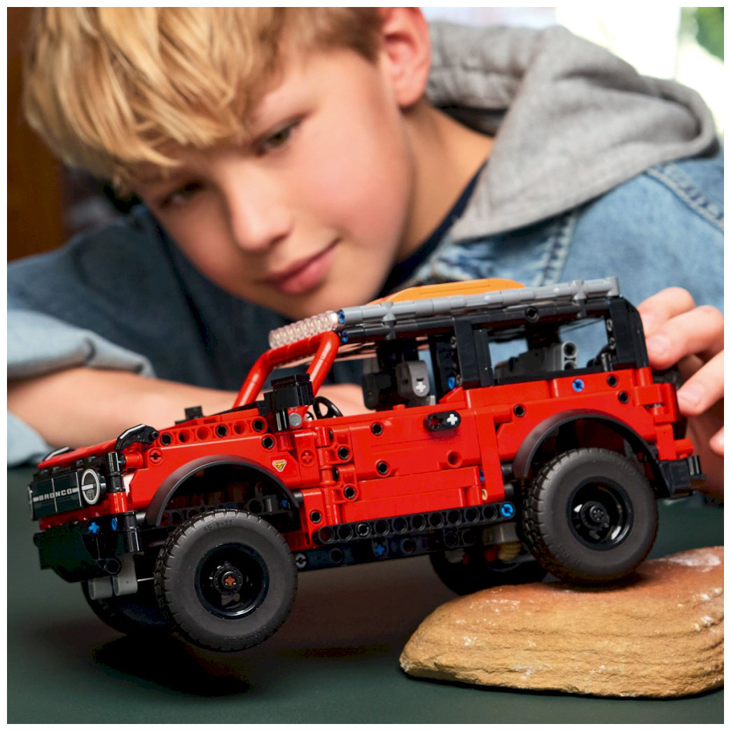 Конструктор LEGO Внедорожник Ford Bronco Technic, деталей 943 шт купить,NaN