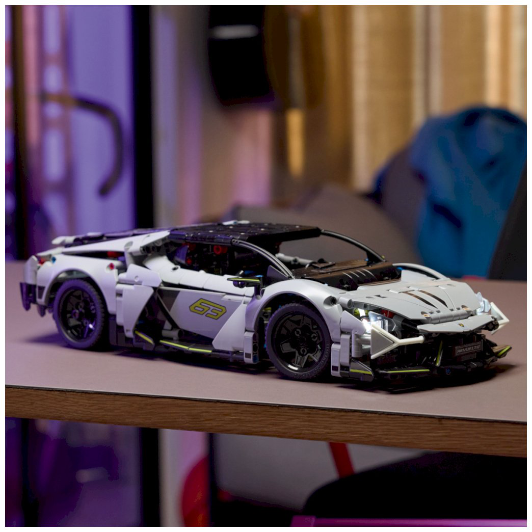 Конструктор LEGO Суперкар Lamborghini Revuelto Technic, деталей 1135 шт купить,NaN