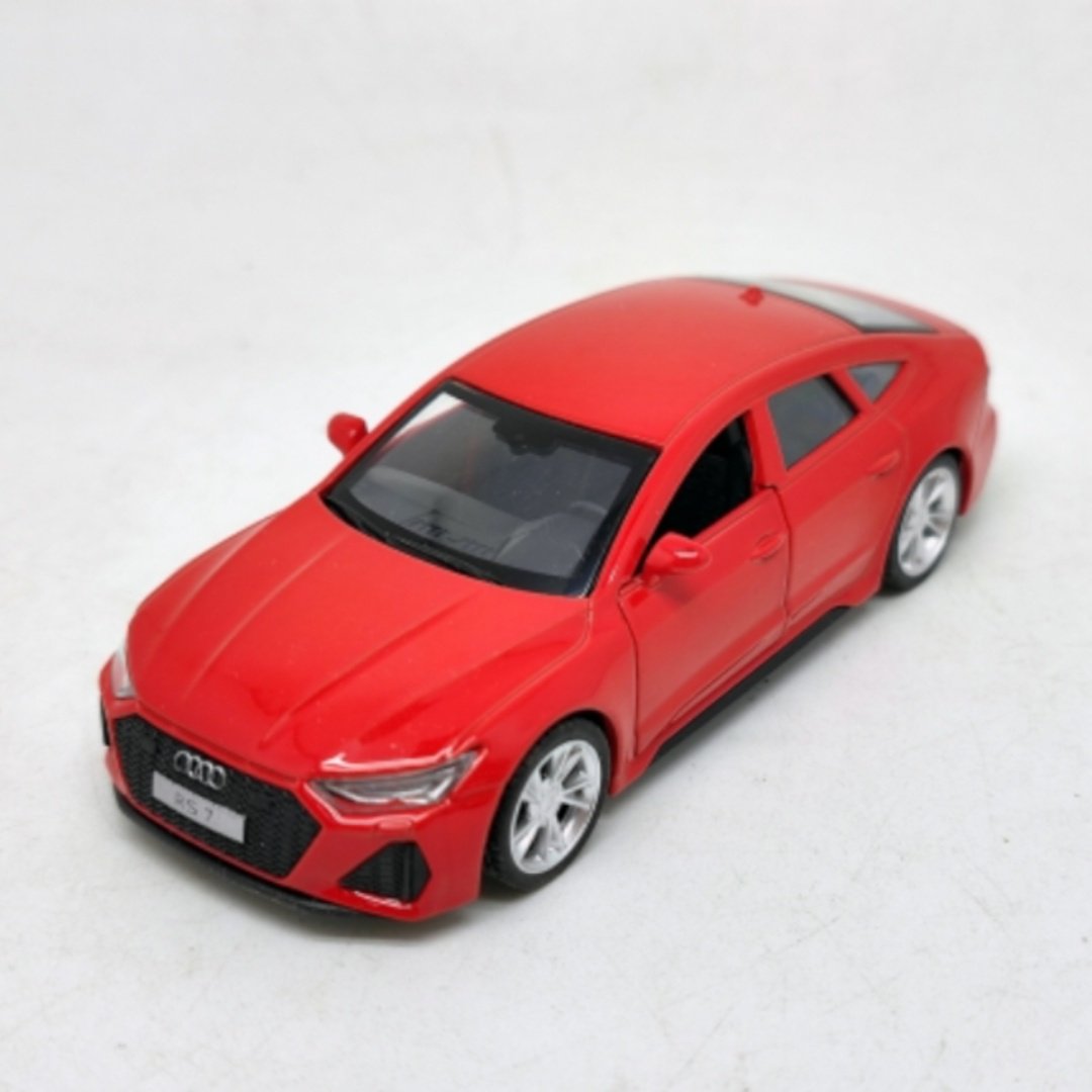 Легковая MSZ Audi RS7 красный