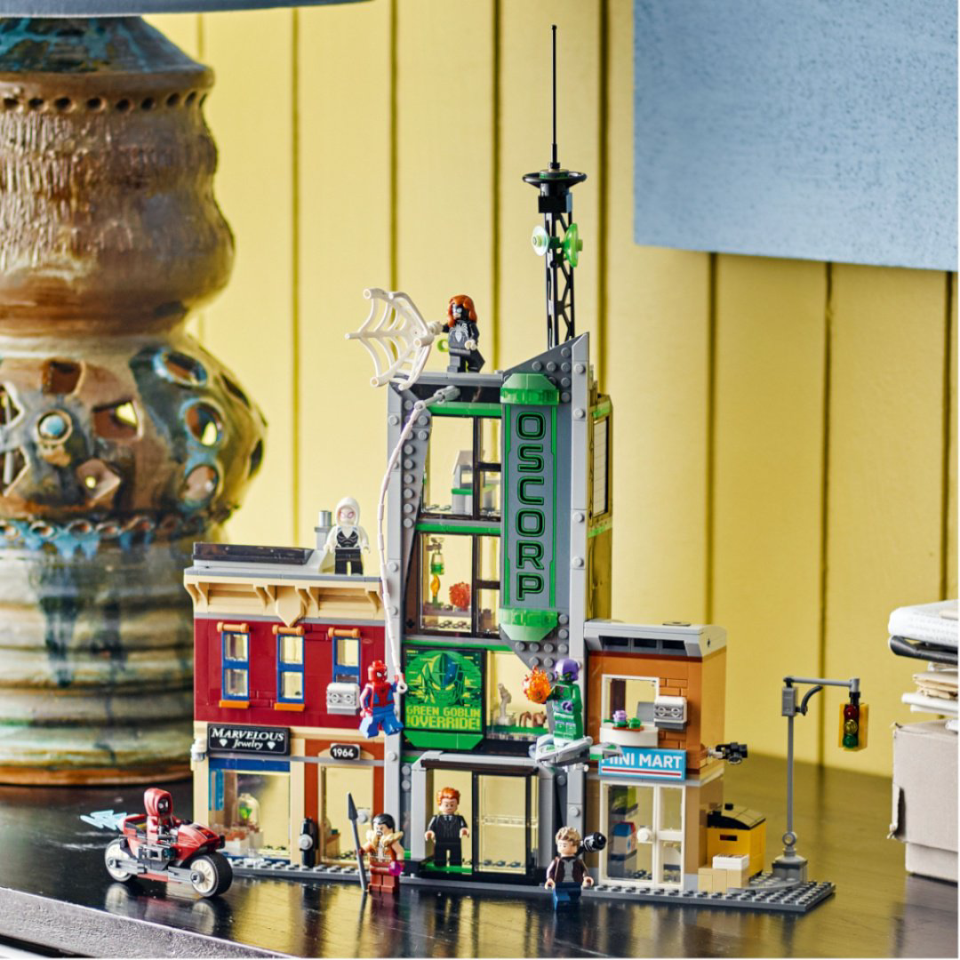 Конструктор LEGO Человек-паук против Озкорп Marvel, деталей 808 шт купить,NaN