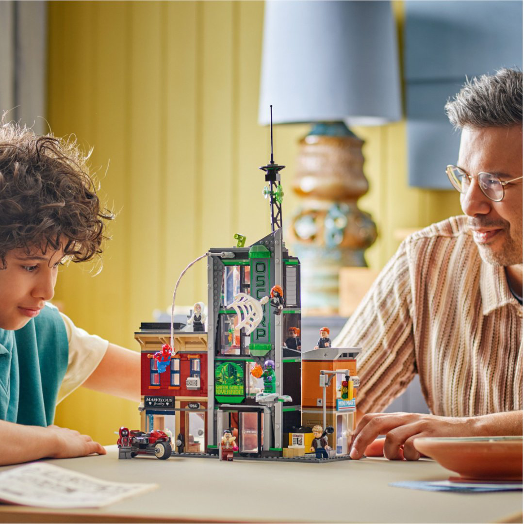 Конструктор LEGO Человек-паук против Озкорп Marvel, деталей 808 шт купить,NaN