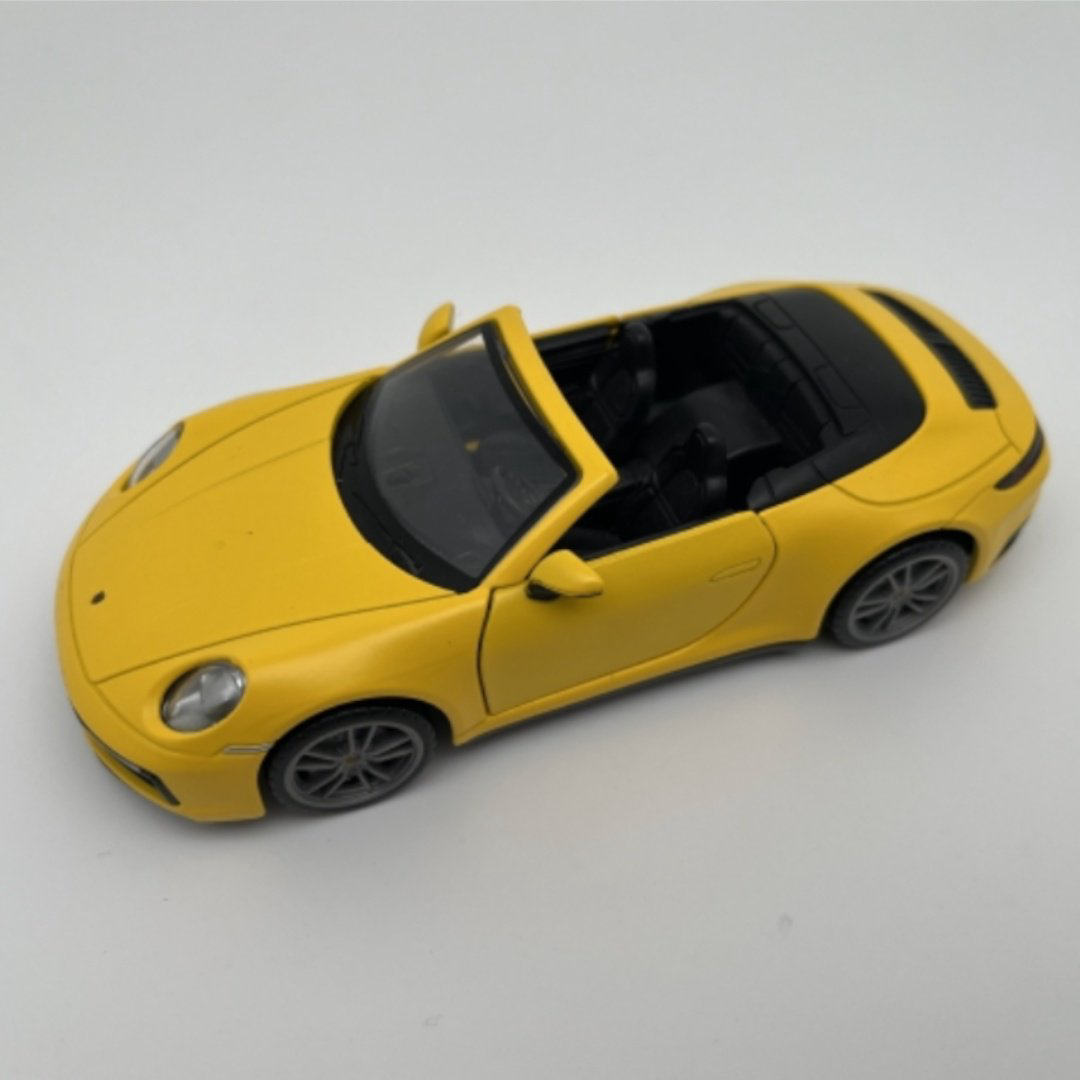 Легковая MSZ Porsche 911 Carrera Cabriolet желтый