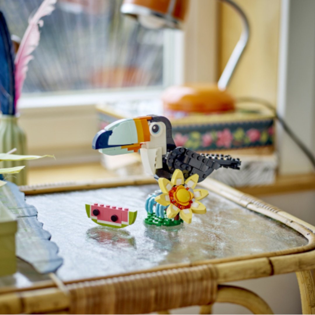 Конструктор LEGO Дикие животные: Тропический Тукан Creator, деталей 225 шт