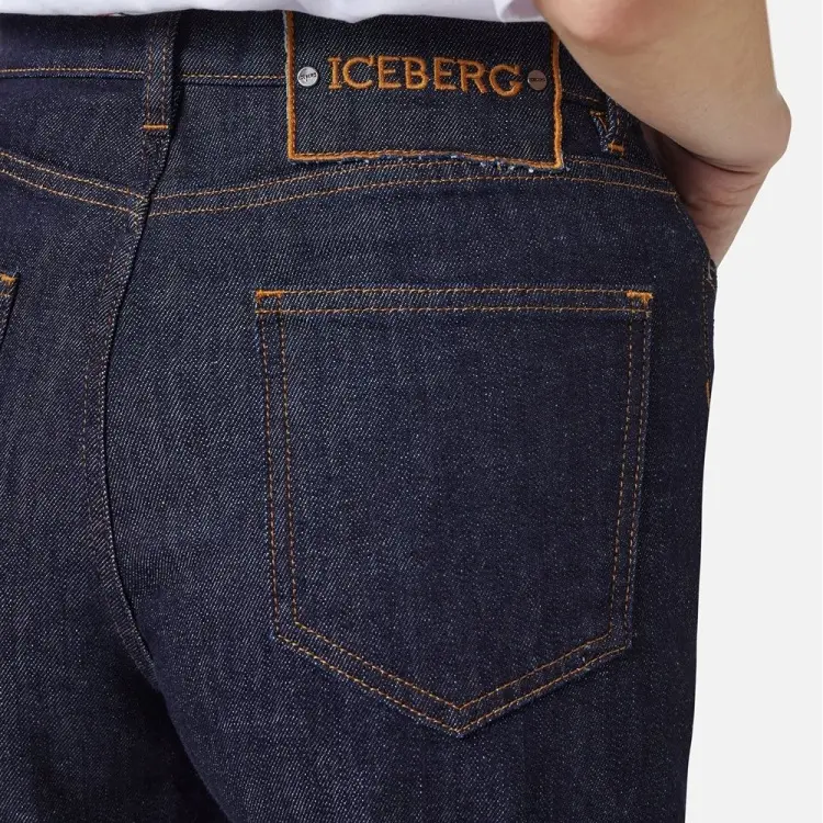 Джинсы клеш ICEBERG черный купить,NaN