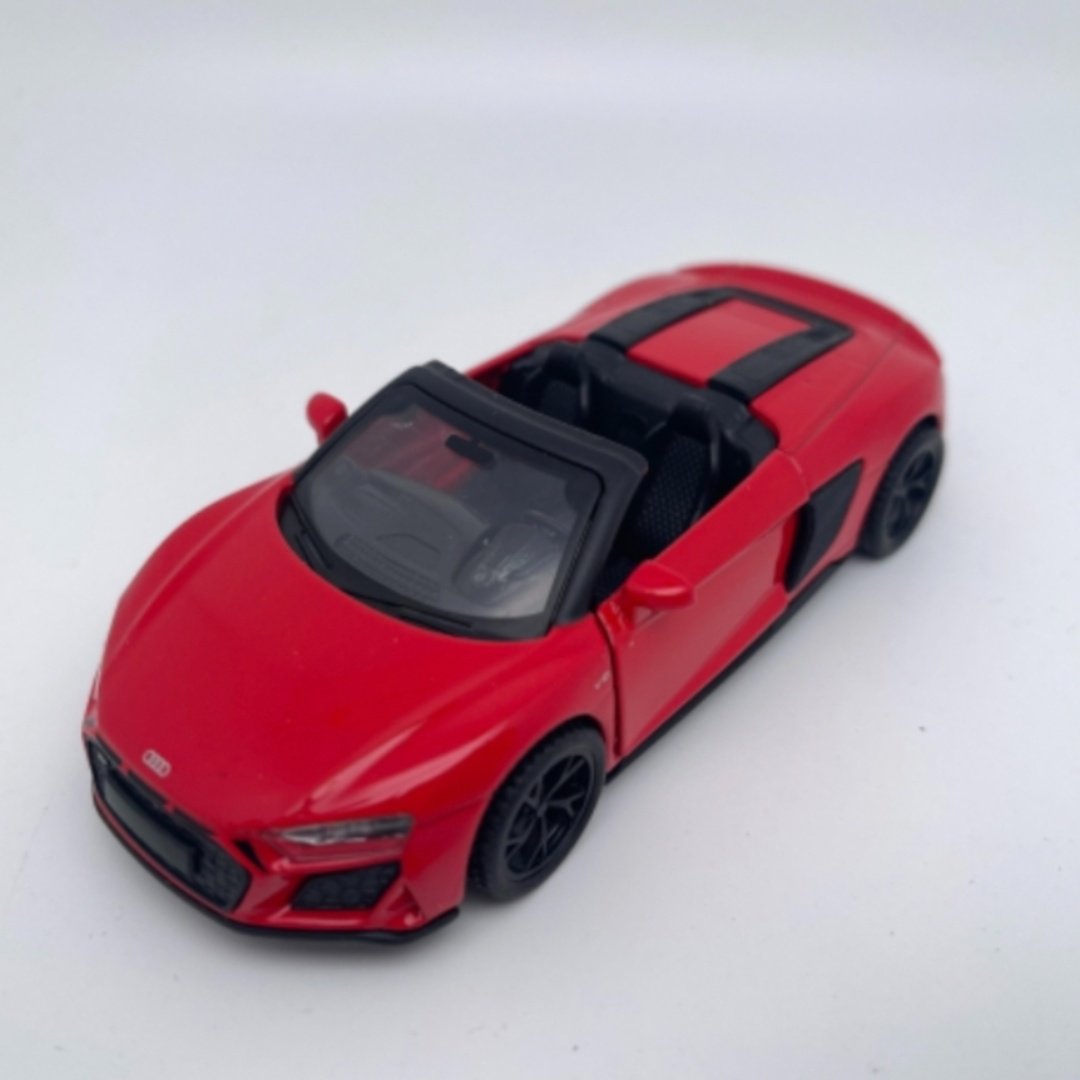 Легковая MSZ Audi R8 Spyder красный
