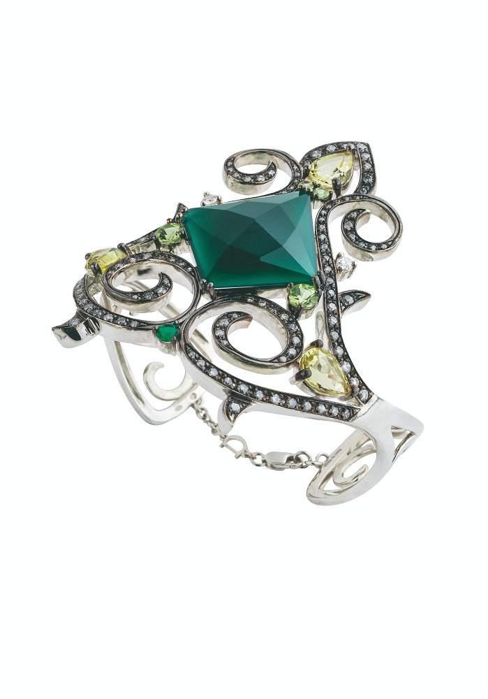 Браслет Damiani 8250 д 17р 51,4гр 5,78гр 2,55ct. купить,NaN