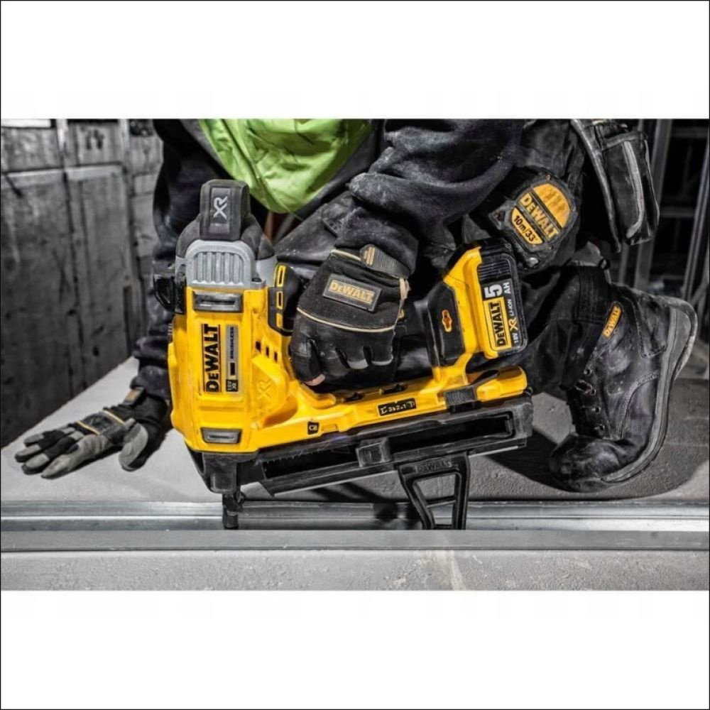 Гвоздезабивной пистолет DeWALT аккумуляторный DCN890P2-QW купить,619960