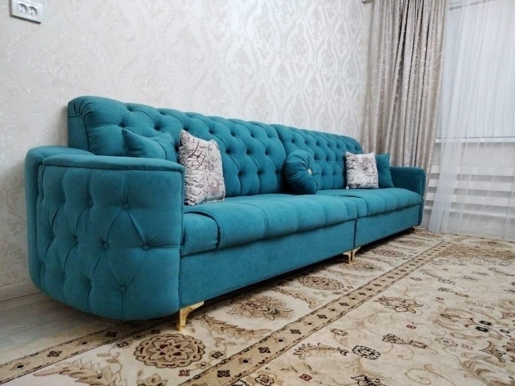 Диван прямой Честер, 350х90 см, обивка ткань, голубой