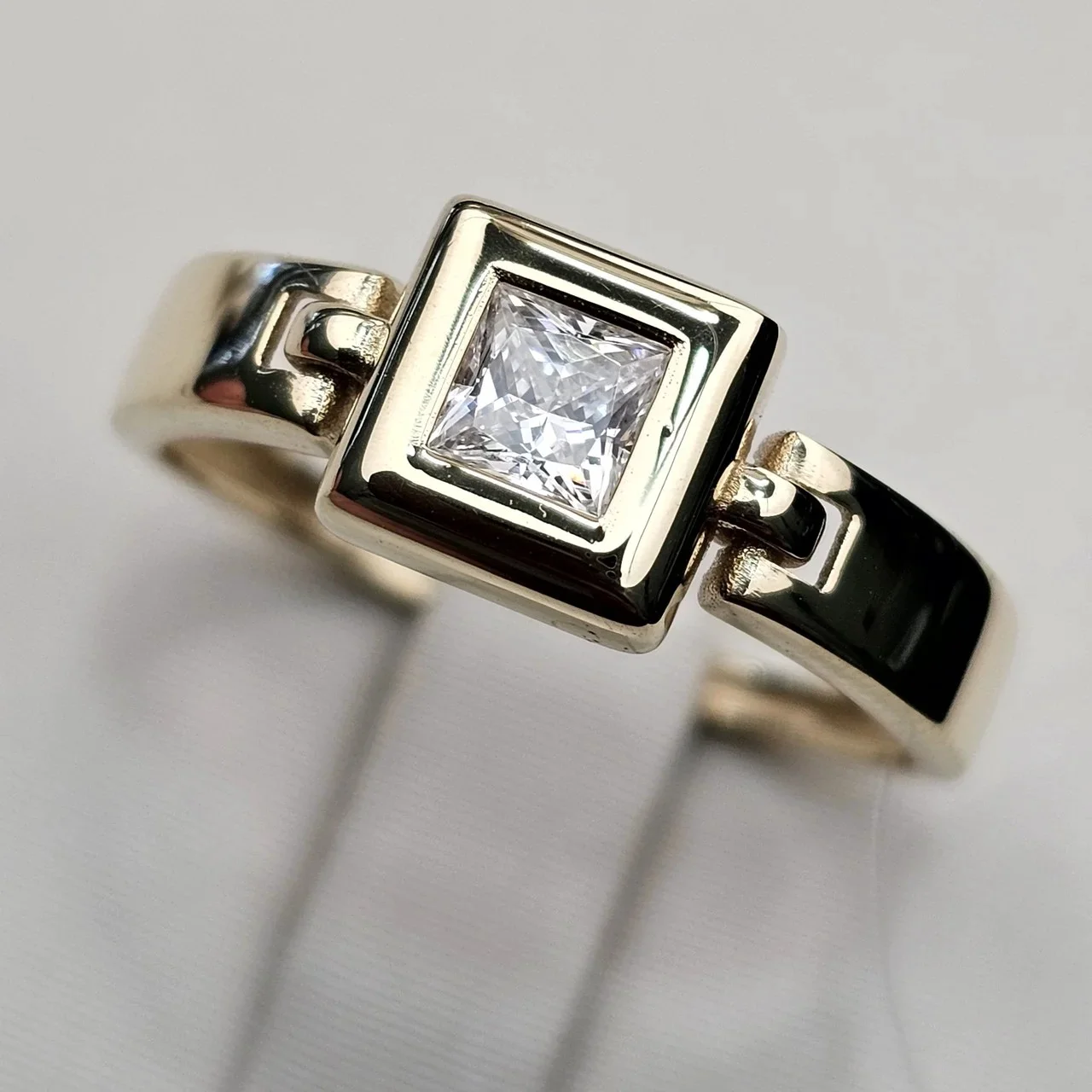 Кольцо Deimantas 112690584 18,5р 2,06гр. купить,NaN