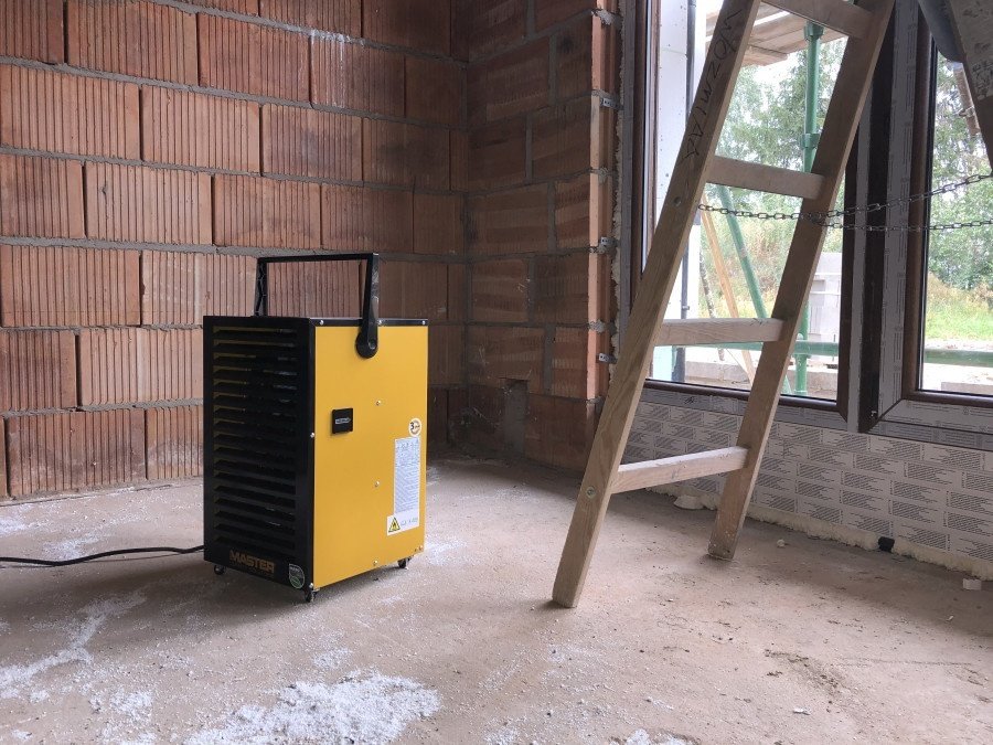 Осушитель воздуха Master DH 732 черный, желтый