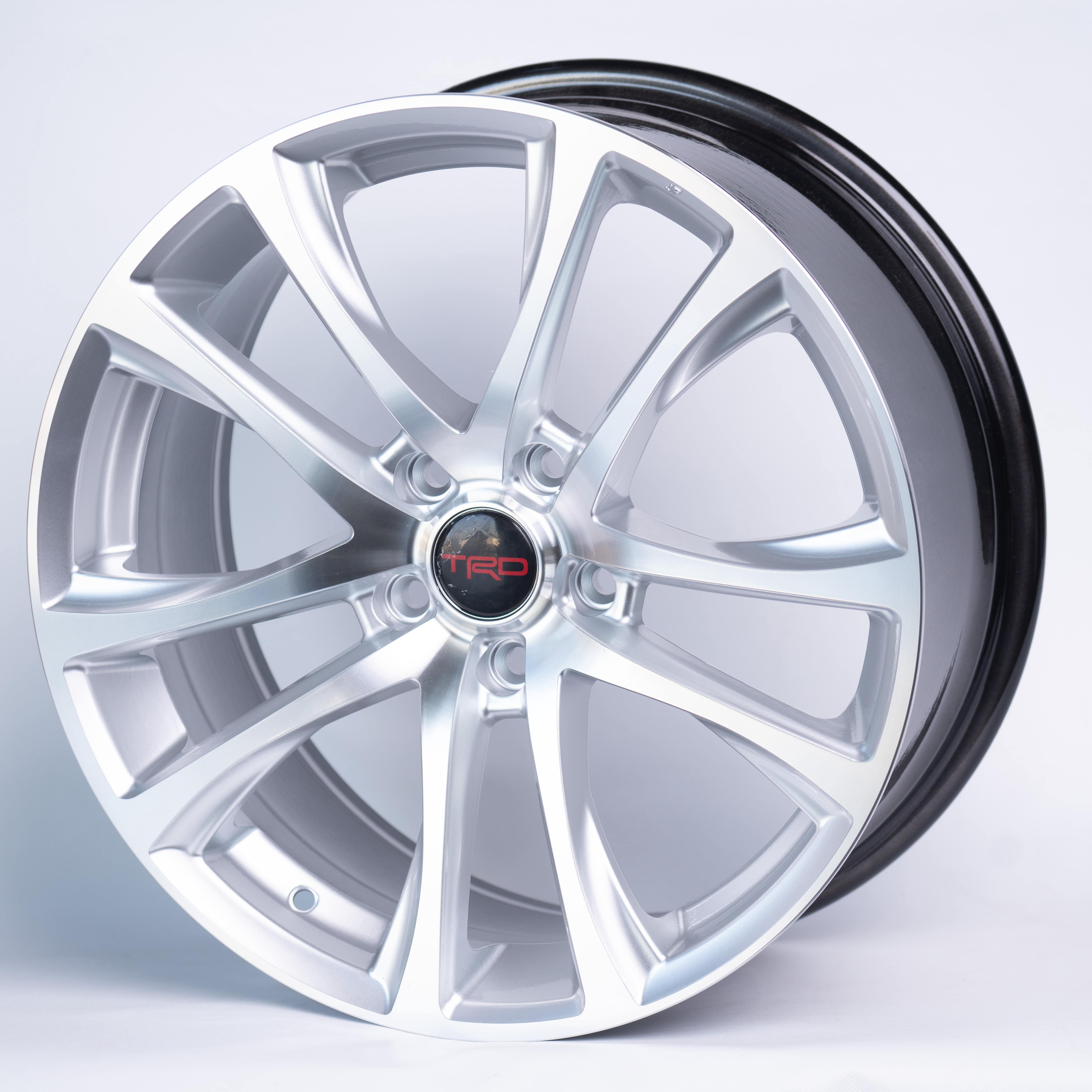 Комплект дисков Rimax TRD TF5 5x114,3 R18x8 CB73,1 ET42 Hyper Silver MF серебристый купить,NaN