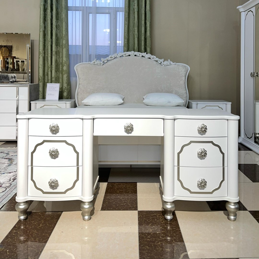 Туалетный столик СлонимМебель Вена 00-00058099 170x47x80см купить,NaN