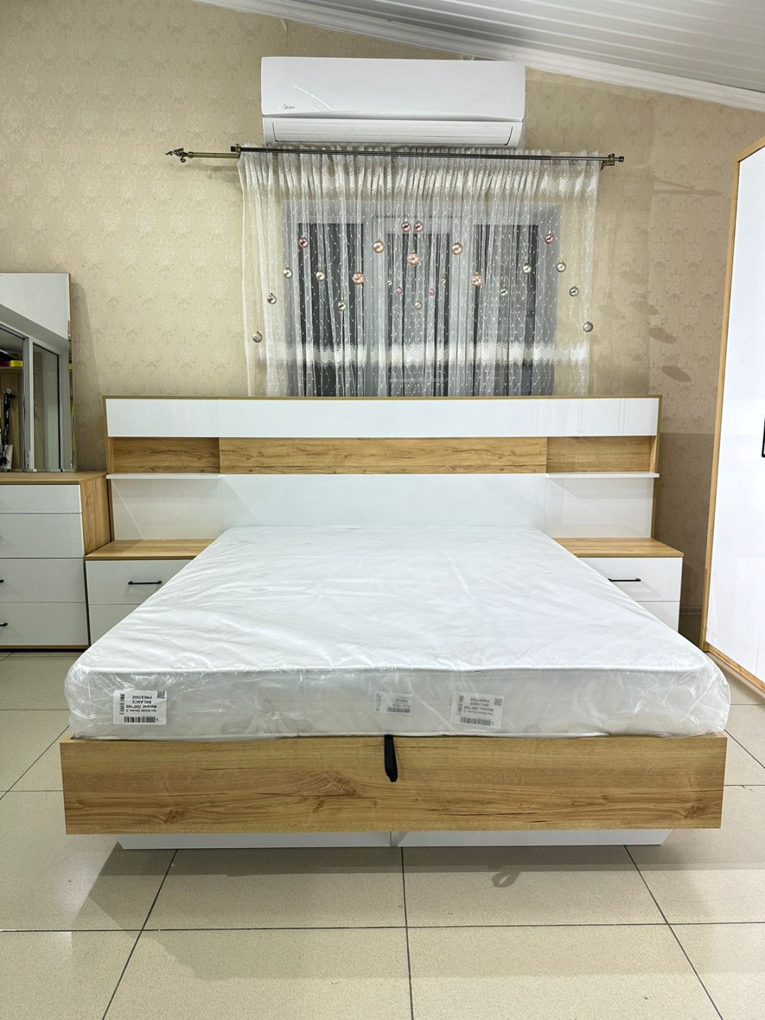 Кровать СлонимМебель Женева 1.6 с механизмом 160x200см белый/светло-коричневый купить,NaN