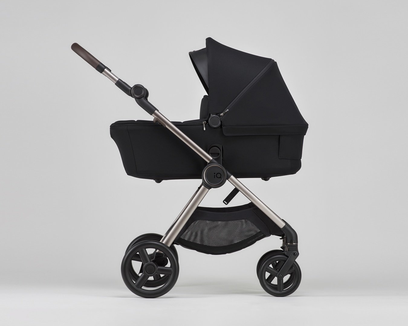 Коляска универсальная 3 в 1 Anex IQ premium Smoky, черный